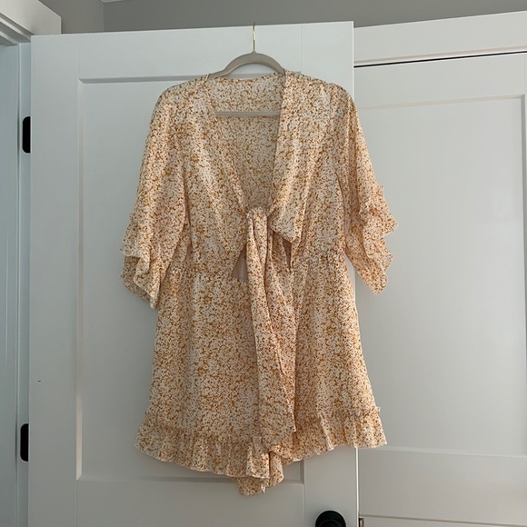 Shorts Romper with Tie front - Picture 1 of 5